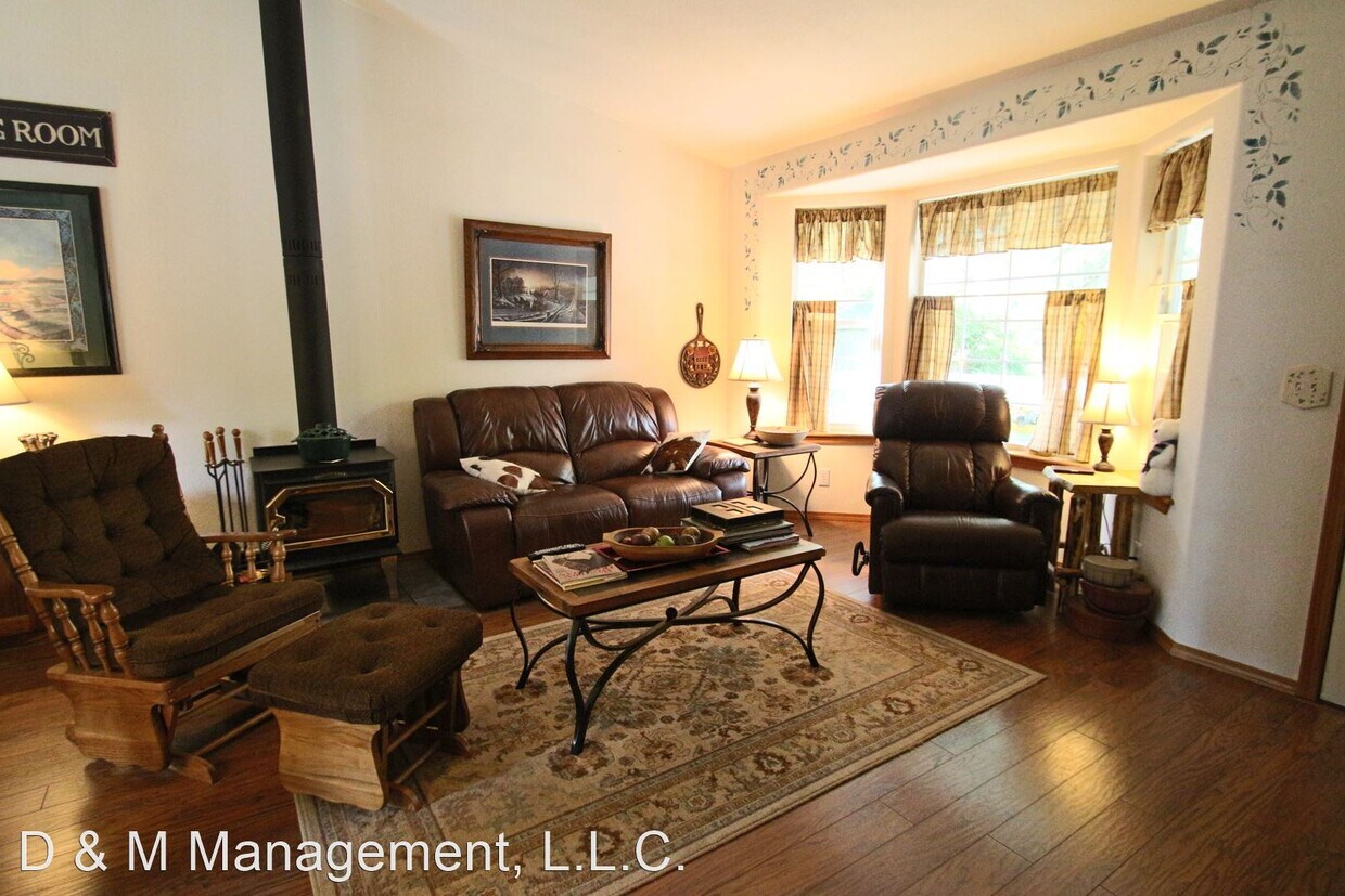 Building Photo - 3 br, 2 bath House - 5170 E. Woodland Drive