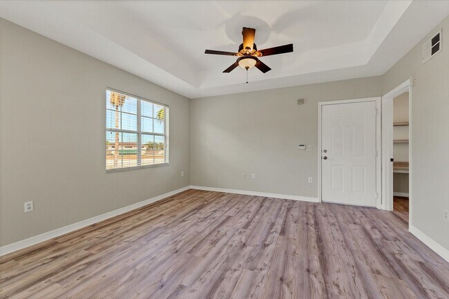 Foto del edificio - Updated 2/2 unit becoming available for an...