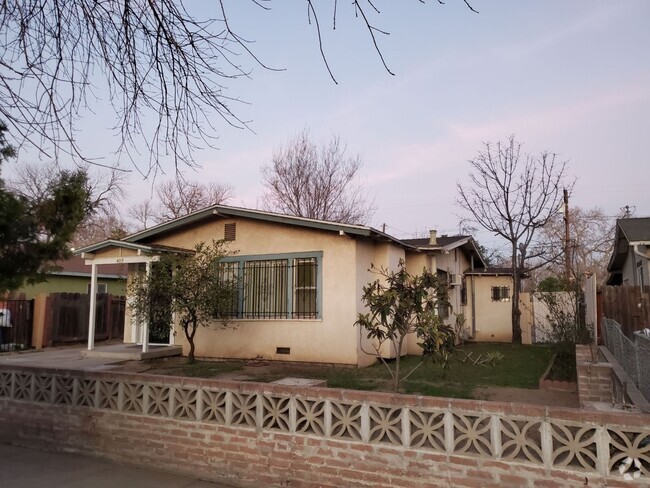 Building Photo - 409 Alturas Ave