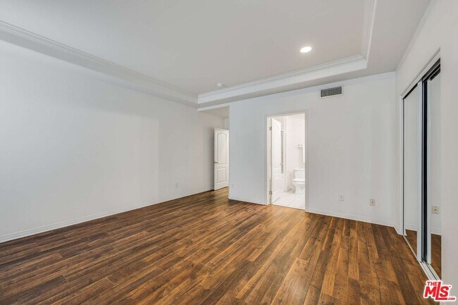 Foto del edificio - 10924 Bloomfield St