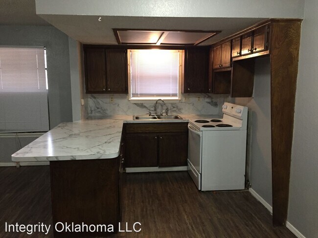 Building Photo - 2 br, 1 bath House - 125 SW 45th St