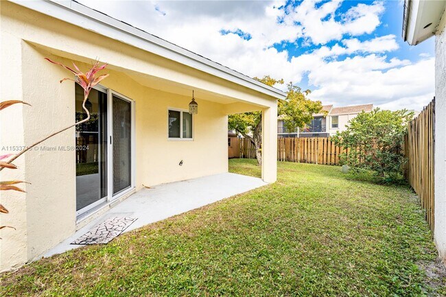 Foto del edificio - 4450 SW 72nd Way