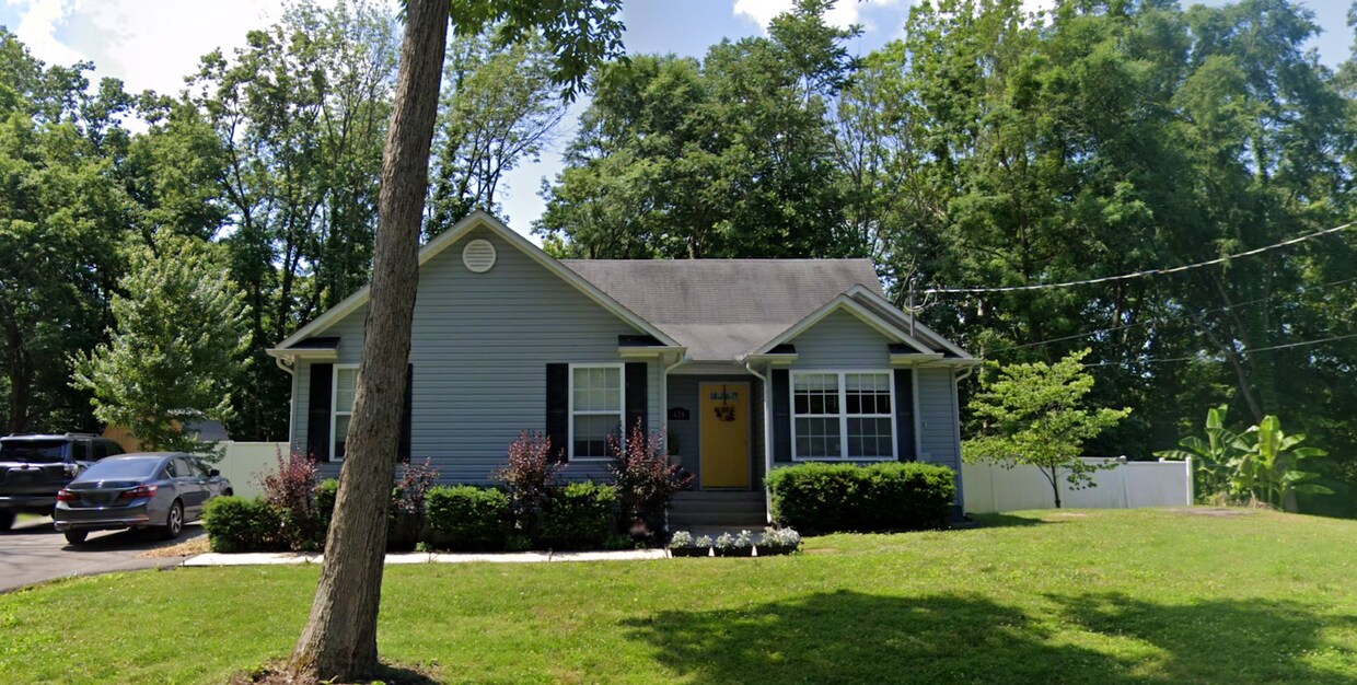 Primary Photo - 429 Dogwood Cir
