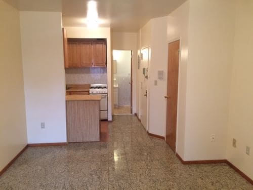 Building Photo - 215 E 110th St