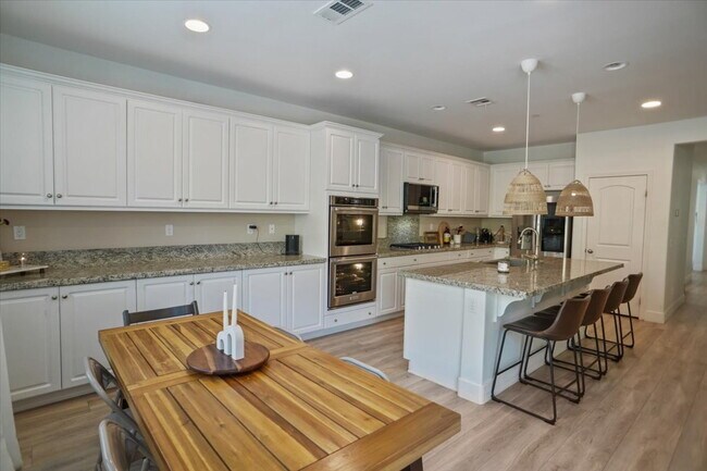 Building Photo - For Lease: Stunning Modern Pool Home in th...