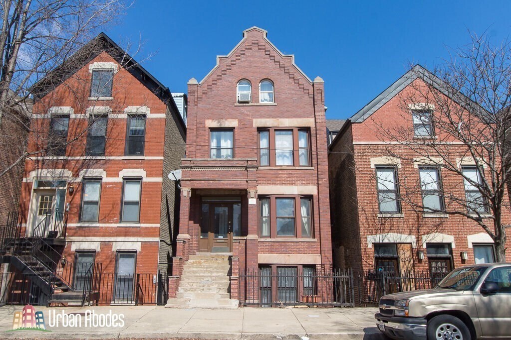 Primary Photo - 2050 W Webster Ave