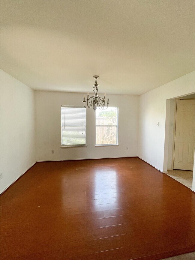 Foto del edificio - 11737 Logan Ridge Dr