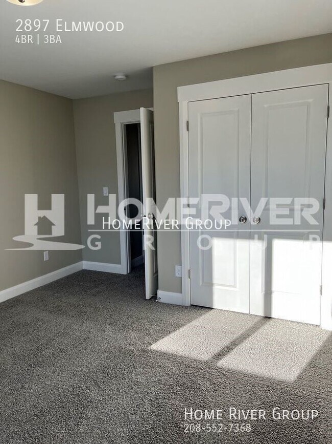 Foto del edificio - 4 bedroom townhome on Westside of Idaho Fa...