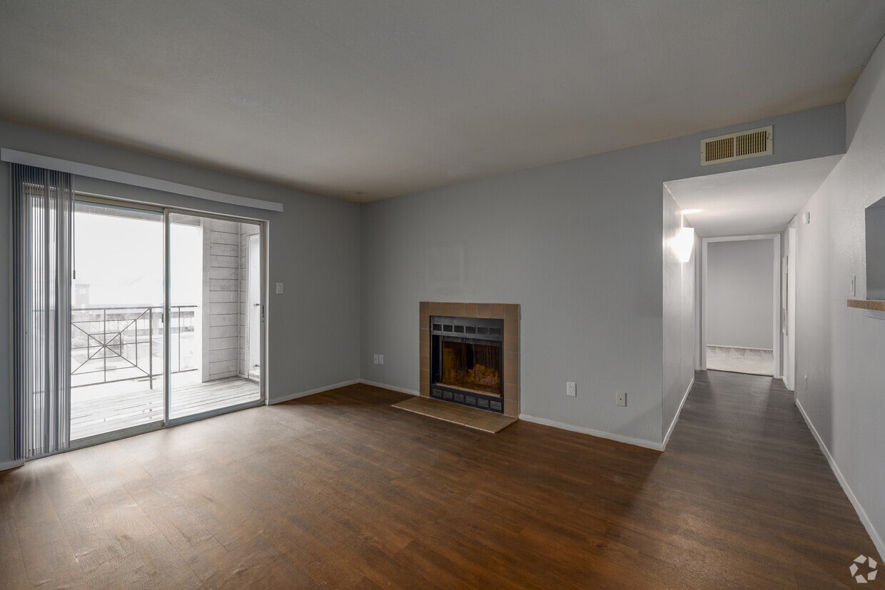 Chardonnay Apartments Rentals in Springfield at 820 E Montclair St