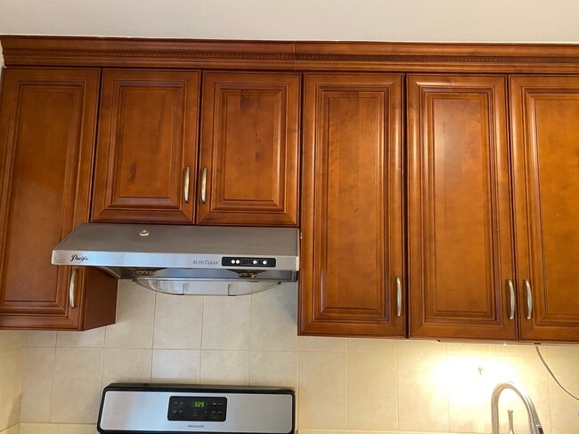 Photo - 75-03-7198 198th St Apartment