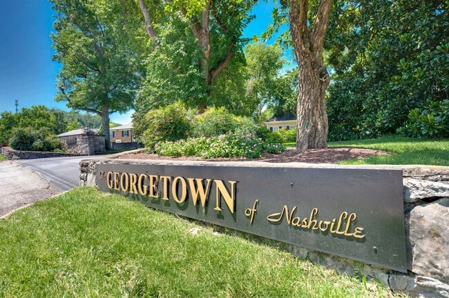 Building Photo - Fantastic 1BR/1BA condo in the desirable Georgetown Condominiums in the heart of Green Hills!