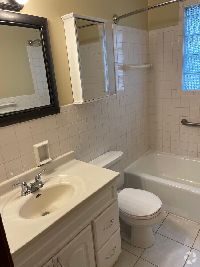 Apartments near The Thomsen Mile West in Omaha, NE Page 6