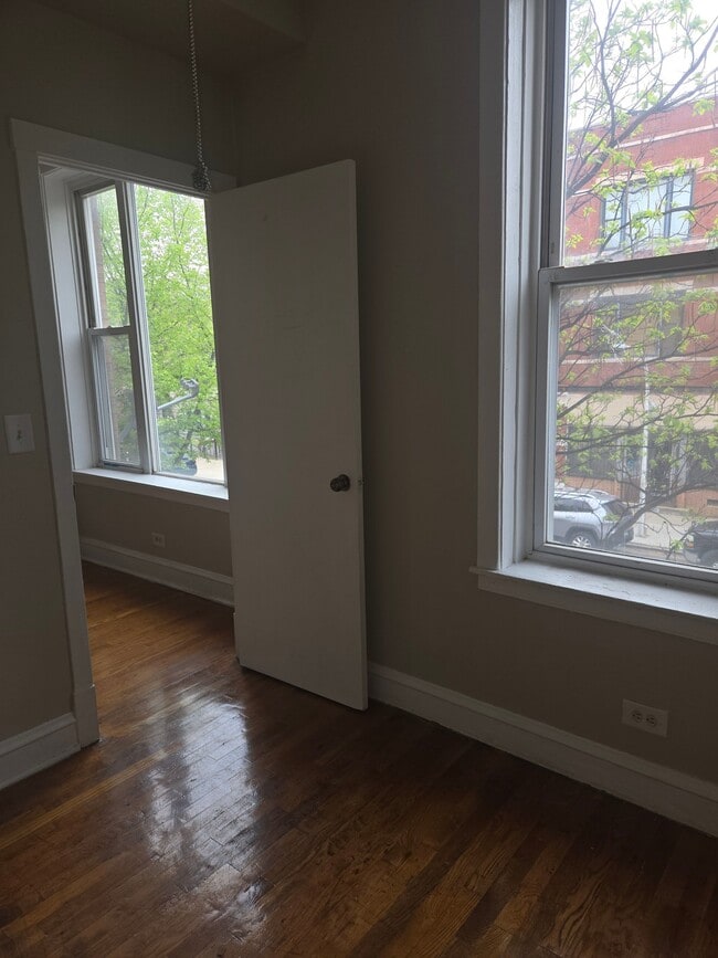 Building Photo - 2238 W 21st St