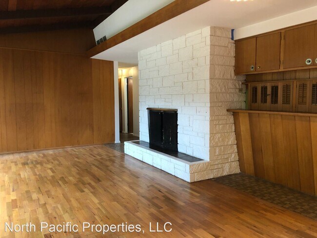 Foto del edificio - 4 br, 2.5 bath House - 8458 NE 9th St