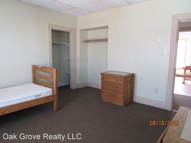 Building Photo - 2 br, 1 bath Room For Rent - 828 Grant St....