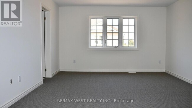 Building Photo - 246 Mckenzie Dr