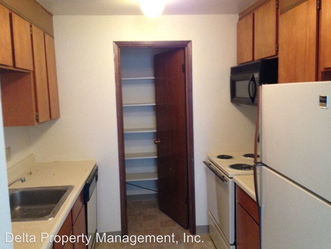Building Photo - 1270 Cedar Ave