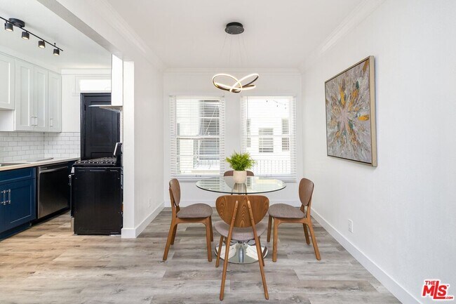 Foto del edificio - 1848 1/2 N Edgemont St