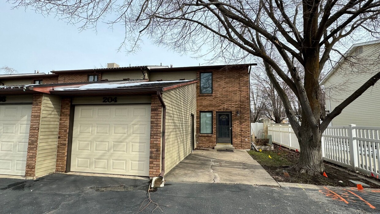 Foto principal - 3 bedroom 1.5 bath in Centerville