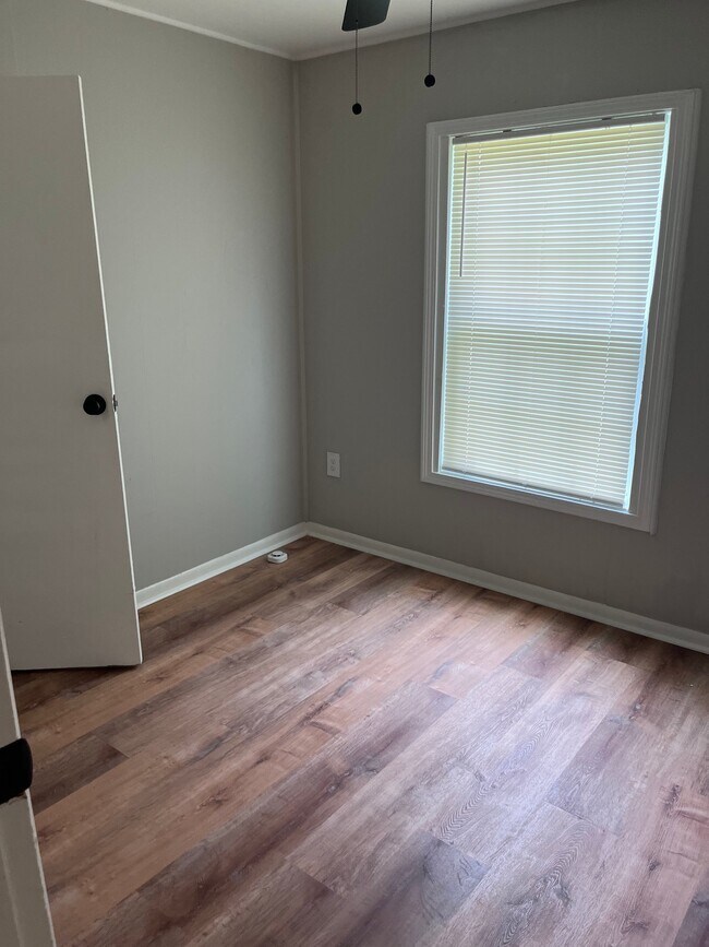 Foto del edificio - 2641 Village Green Ln