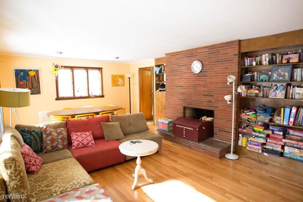 Primary Photo - 223 Grove St