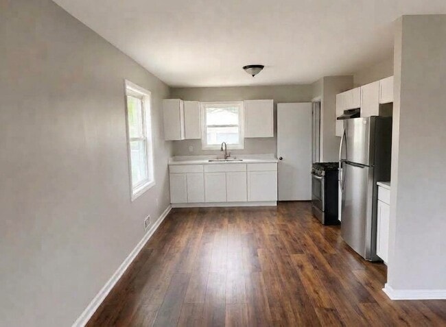 Building Photo - 15917 Steinway Blvd