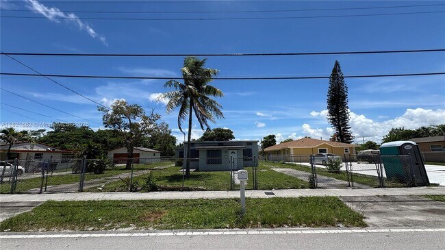 Foto del edificio - 2432 NW 20th St