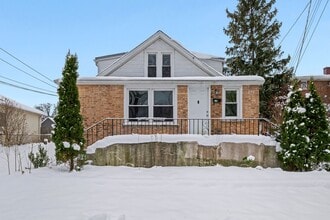 Building Photo - 233 Llewellyn Ave