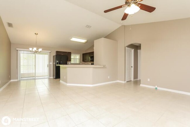 Building Photo - 713 Willow Run St, Clermont, FL 34715