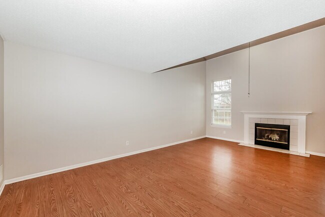 Foto del edificio - 5106 Sandy Forge Dr