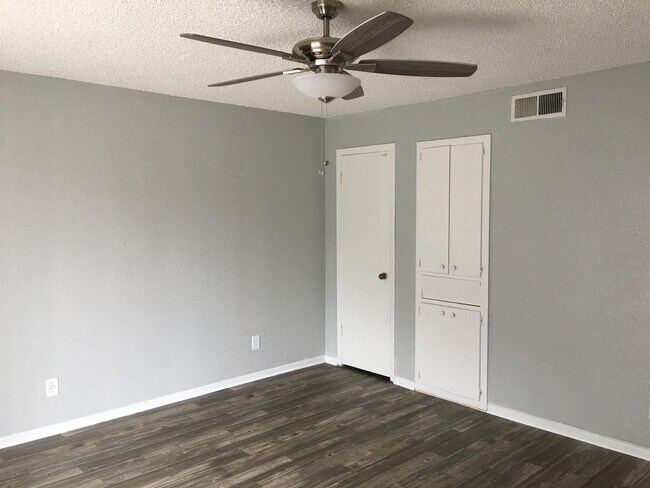 Foto del edificio - 6929 Timbercreek Dr