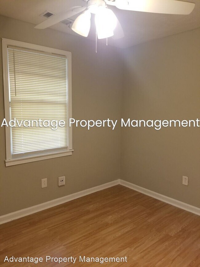Foto del edificio - 3 br, 1 bath House - 260 Glencoe Rd