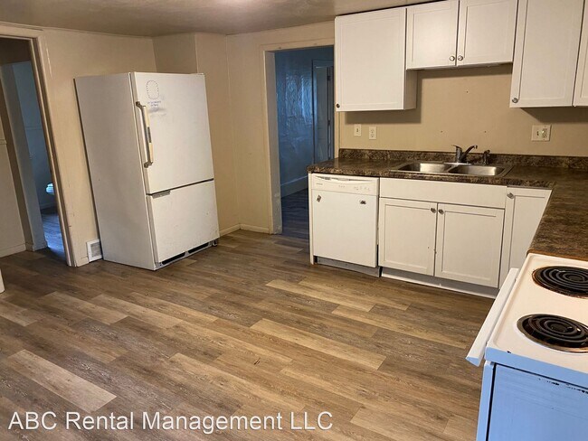 Building Photo - 4 br, 1.5 bath House - 1472 Grand Ave