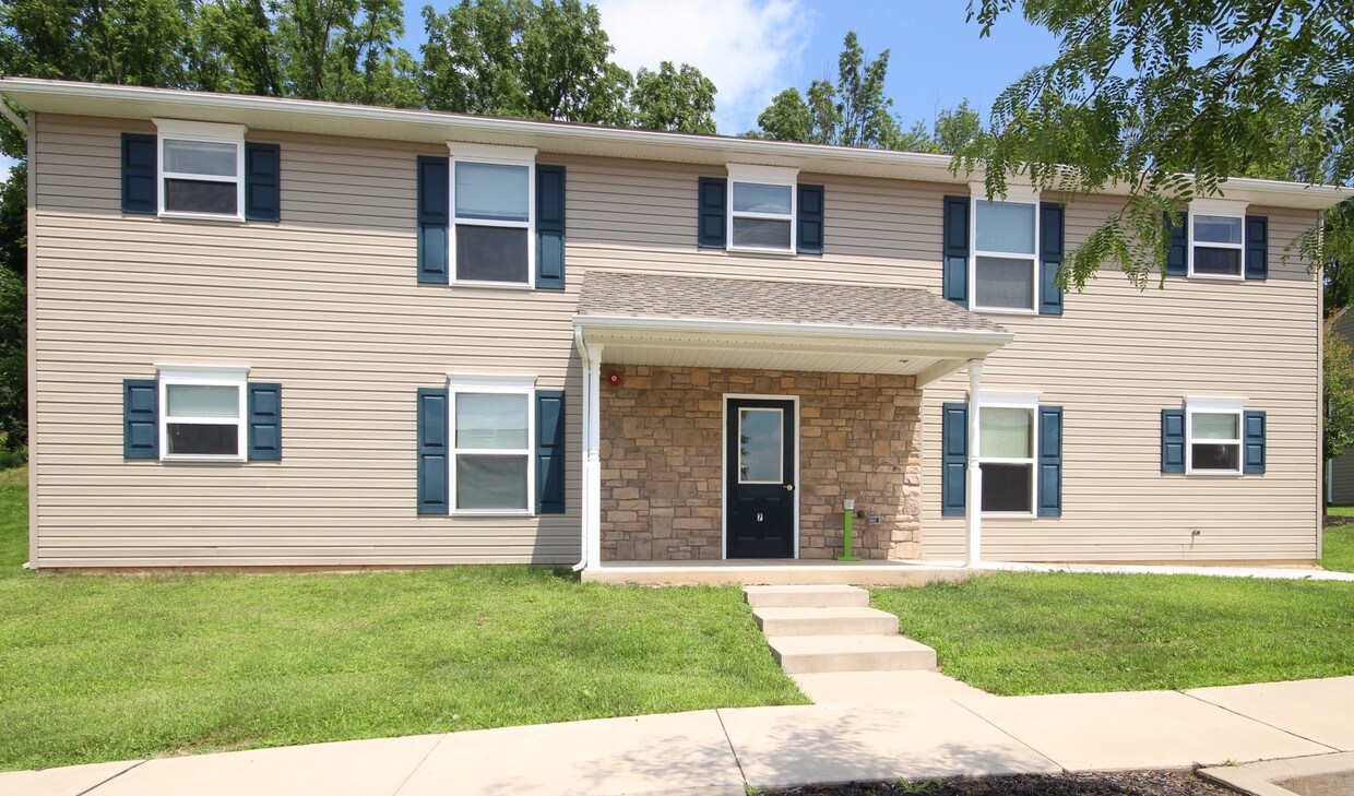 Primary Photo - Greystone Court.