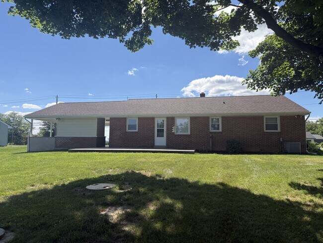 Building Photo - 1047 Letort Rd