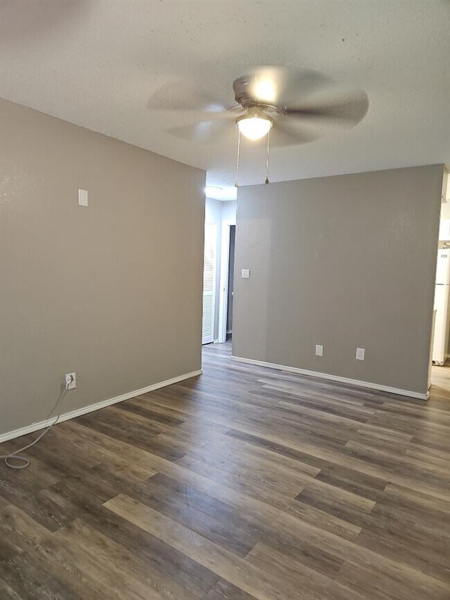 Foto del edificio - 2110 NW Lindy Ave