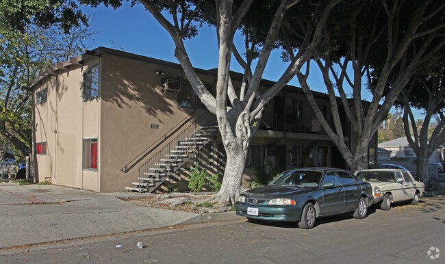 Building - 5745 Arroyo Dr