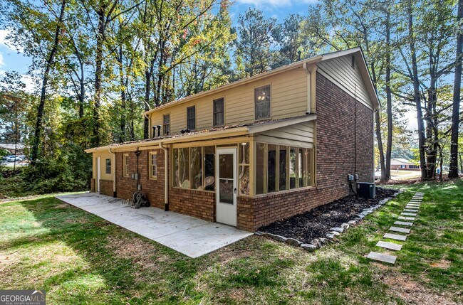 Building Photo - 261 Scarlet Way