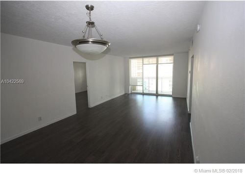 Building Photo - 3000 S Ocean Dr