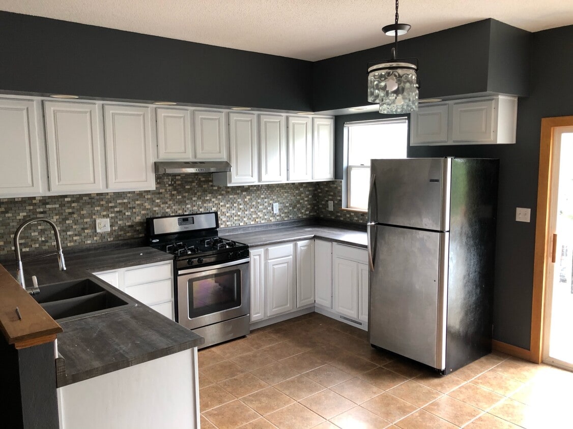 513 Potter St, Tiffin, IA 52340 Townhome Rentals in Tiffin IA