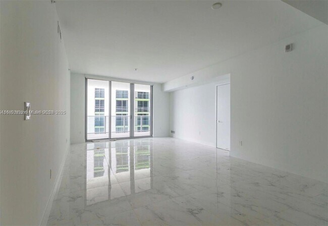 Building Photo - 488 NE 18th St