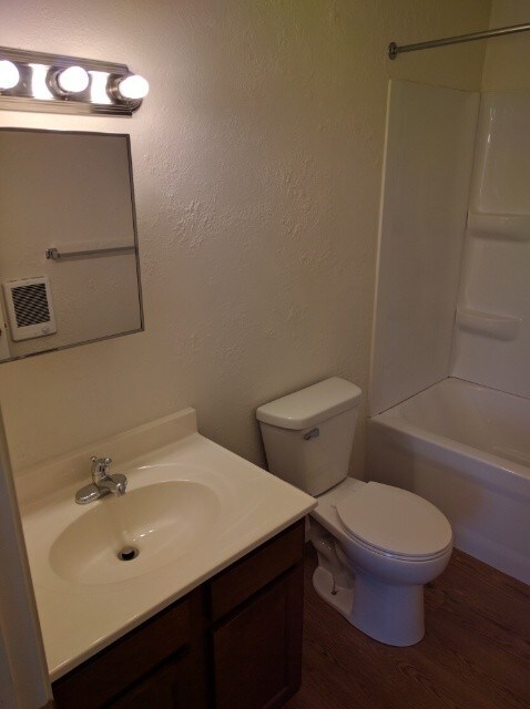 Foto del edificio - 1520 Brooke Park Dr