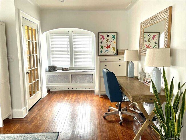 Foto del edificio - 351 E Olive St