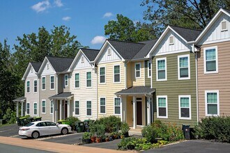 Building Photo - 139 Longwood Dr