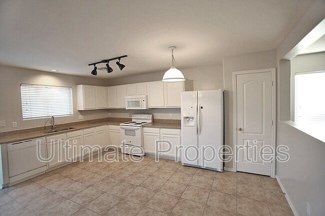 Foto del edificio - 25885 W Twilight Ln