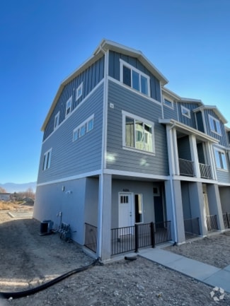 Building Photo - 4696 W Miramonte Wy