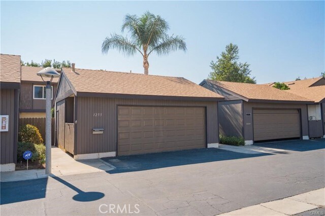 Foto del edificio - 1255 Meadowglen Ln