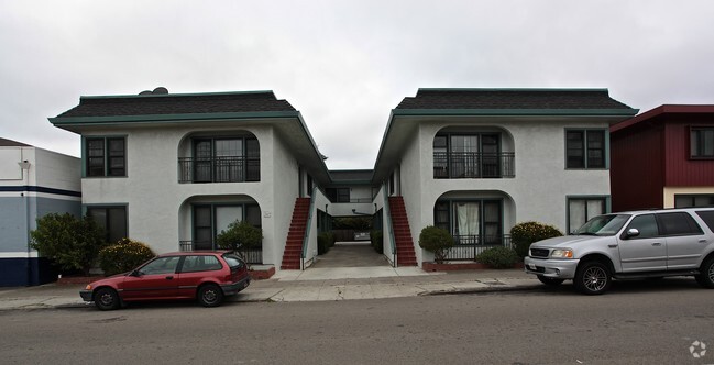 Foto principal - 241-243 San Bruno Ave W