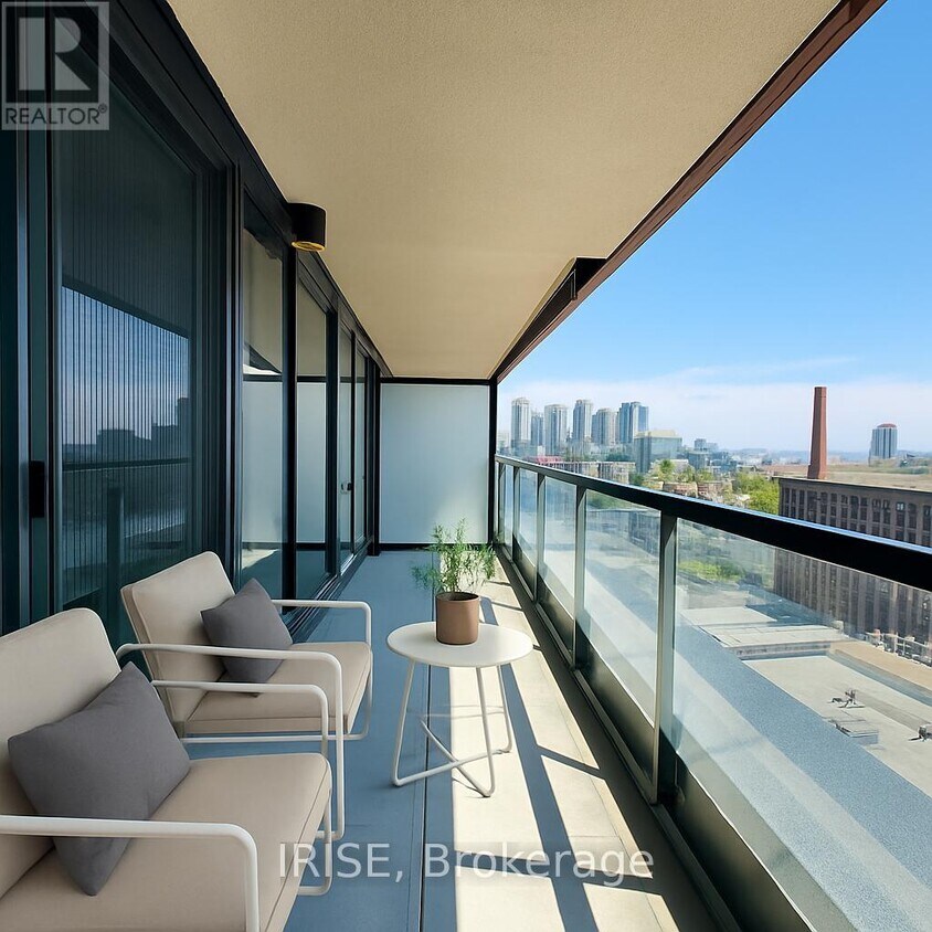 Photo principale - 285-285 Dufferin St