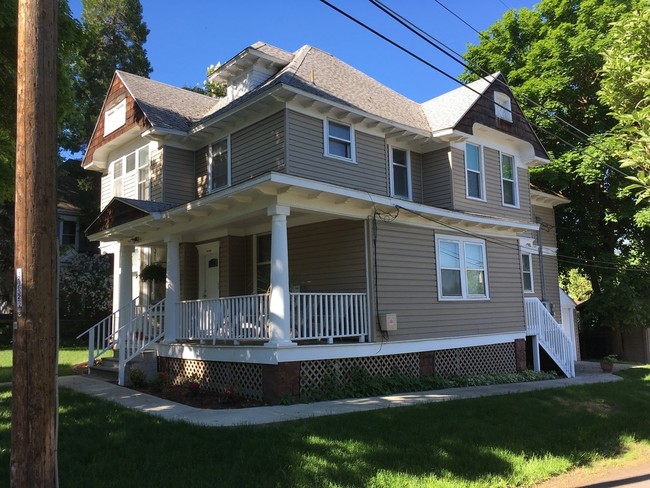 Building Photo - 720 S Adams St